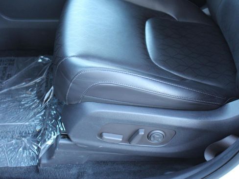 Certified 2025 Kia Carnival image 28