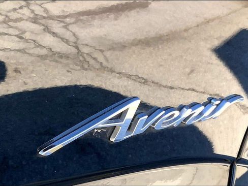 Used 2023 Buick Enclave Avenir image 31