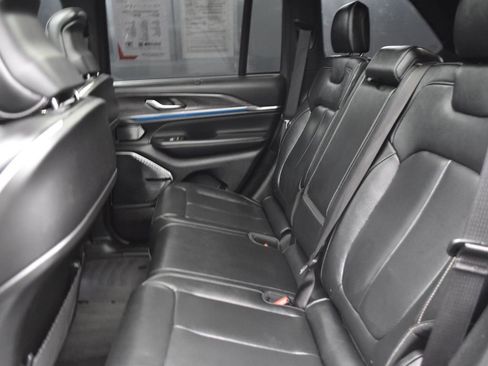 Used 2022 Jeep Grand Cherokee Overland w/ Adv Protech Group III AWD/4WD image 24