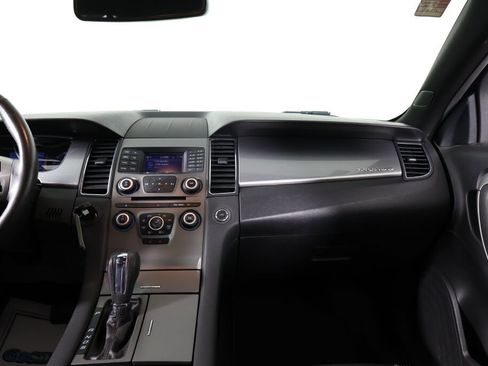 Used 2015 Ford Taurus SEL image 29