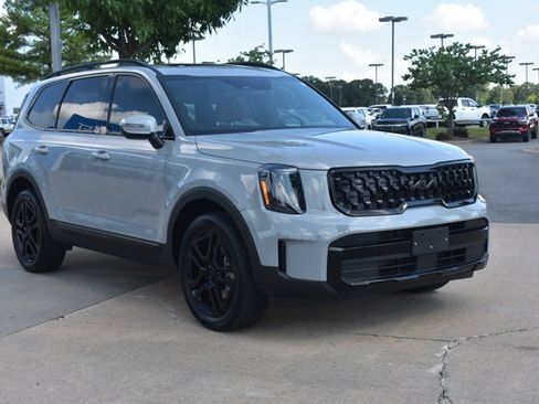Used 2025 Kia Telluride EX X-Line AWD/4WD image 3