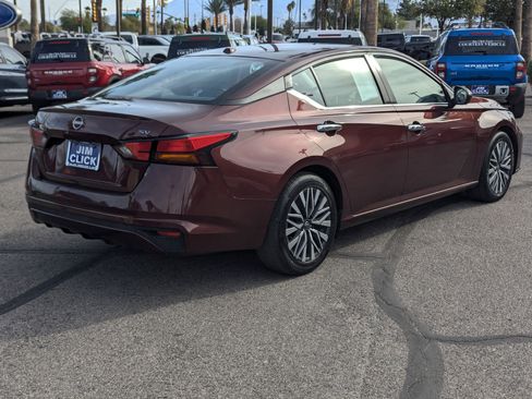 Used 2023 Nissan Altima 2.5 SV image 2