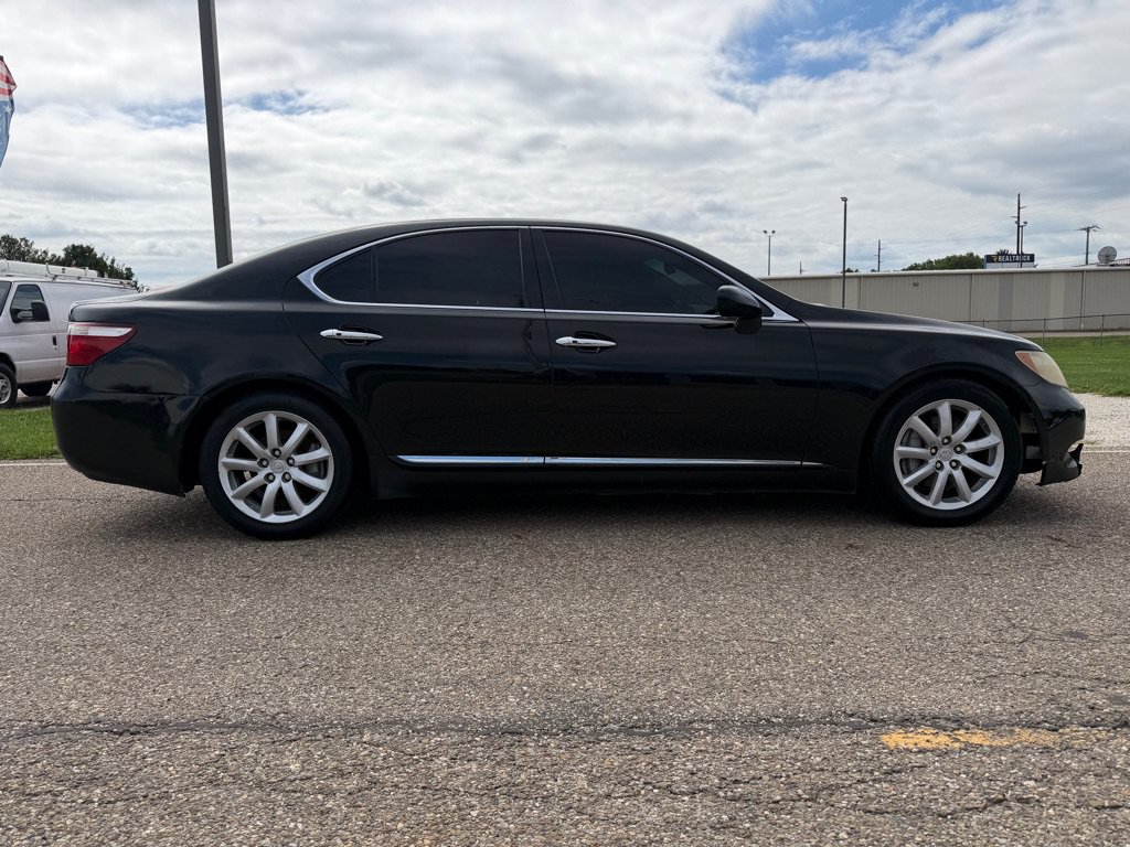 Used 2007 Lexus LS 460 w/ Comfort Pkg RWD image 19