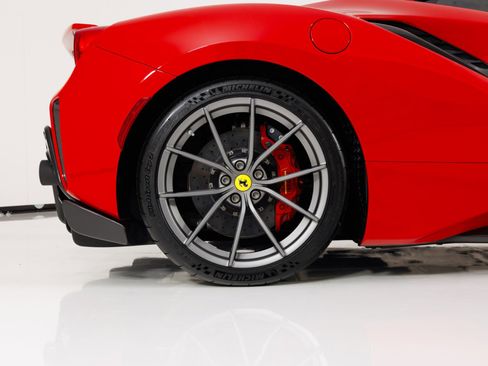 Used 2020 Ferrari 488 Pista Coupe image 12