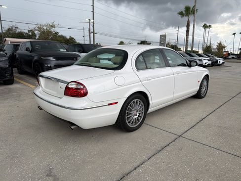 Used 2006 Jaguar S-TYPE 4.2 RWD image 3
