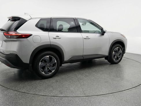 Used 2025 Nissan Rogue SV AWD/4WD image 9