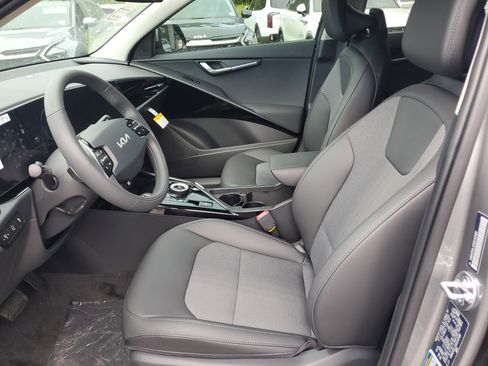New 2025 Kia Niro Wind w/ Wind Preserve Package image 18
