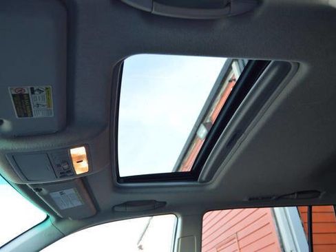 Used 2012 Toyota Highlander AWD image 28