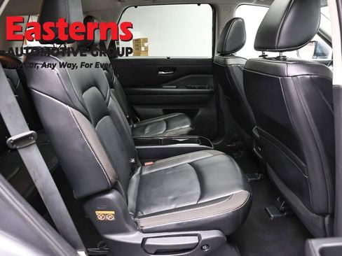 Used 2023 Nissan Pathfinder SL w/ SL Premium Package image 23