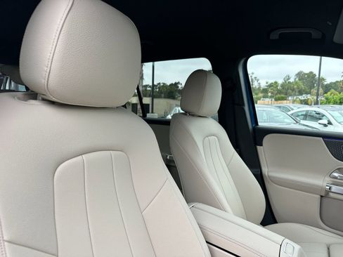New 2025 Mercedes-Benz GLB 250 4MATIC image 17