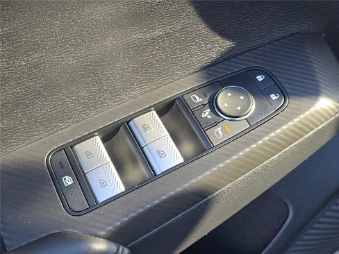 Used 2025 Mitsubishi Outlander SEL image 25