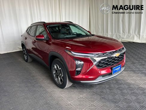 Used 2024 Chevrolet Trax LT FWD image 29