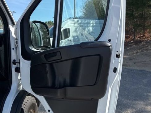 Used 2024 RAM ProMaster 2500 w/ Convenience Group FWD image 27