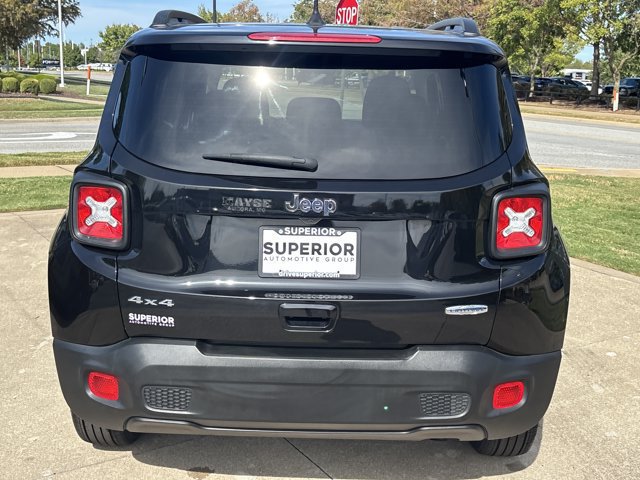 Used 2022 Jeep Renegade Latitude AWD/4WD image 5