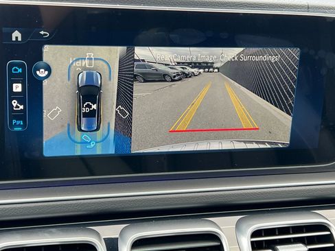 New 2026 Mercedes-Benz GLS 580 4MATIC image 23