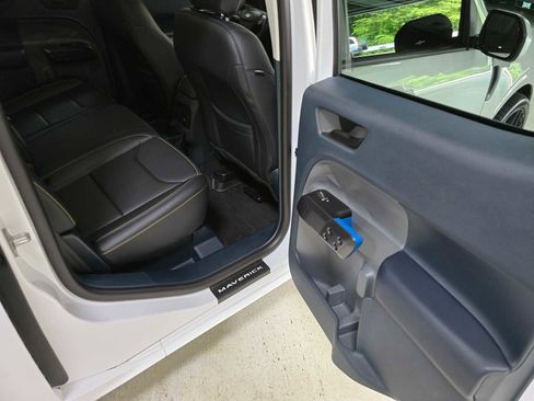 Used 2025 Ford Maverick Lobo AWD/4WD image 13