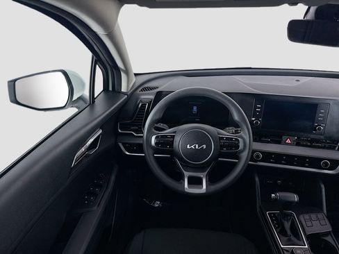 Used 2025 Kia Sportage LX FWD image 17