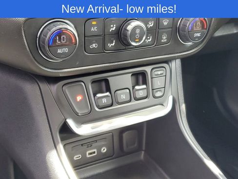 Used 2021 GMC Terrain Denali w/ Denali Premium Package AWD/4WD image 23