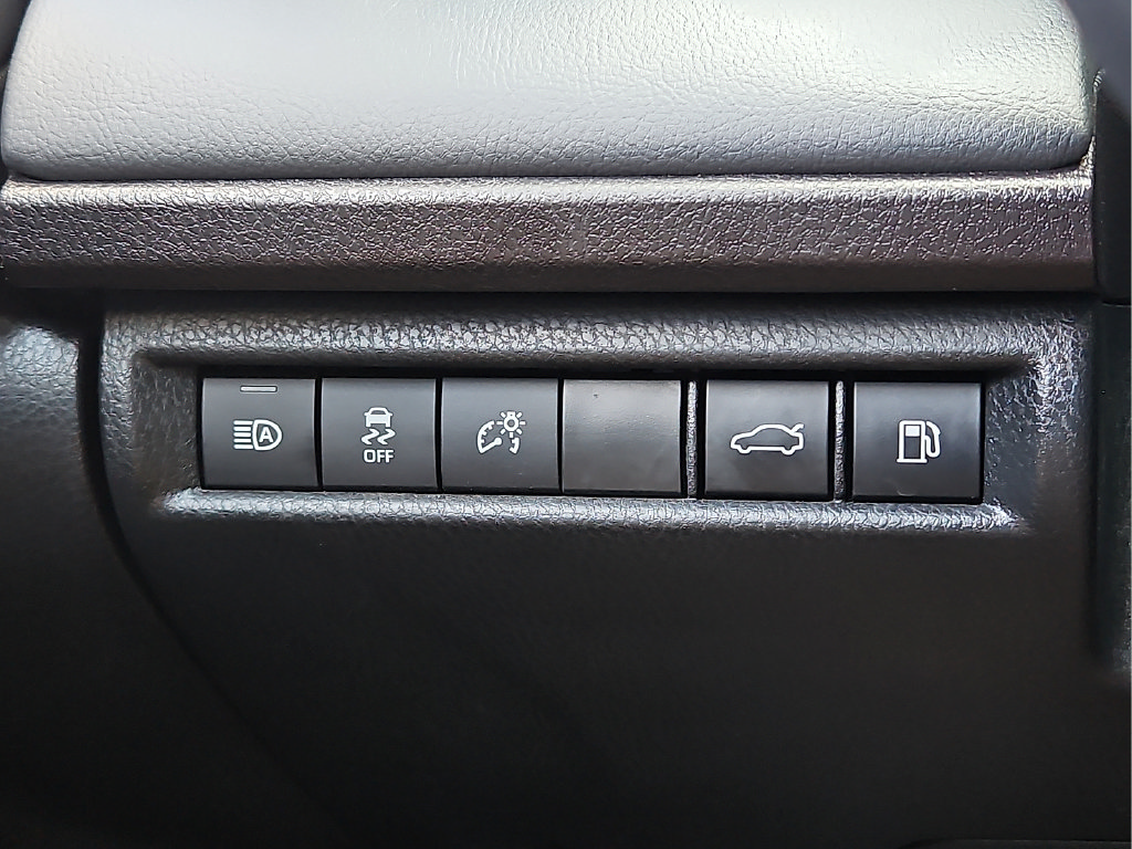 Used 2025 Toyota Camry XSE FWD image 15