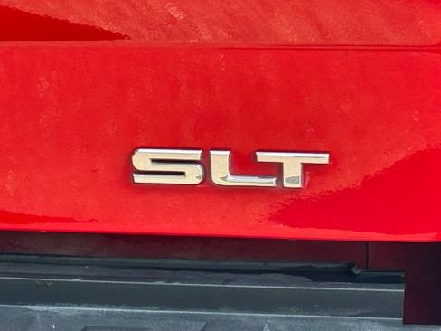 Used 2018 GMC Sierra 1500 SLT w/ SLT Premium Package AWD/4WD image 11