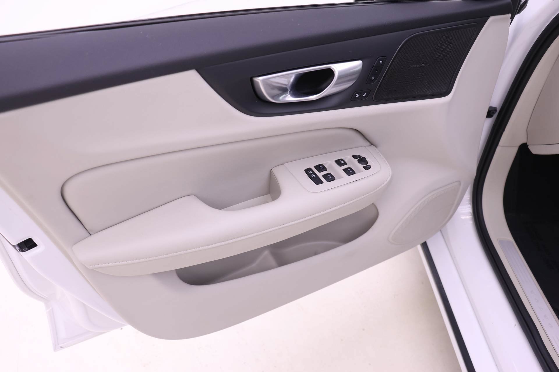 Used 2024 Volvo S60 B5 Plus FWD image 12
