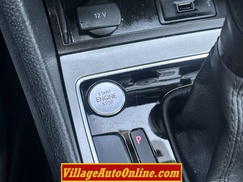 Used 2022 Volkswagen Passat 2.0T SE FWD image 25