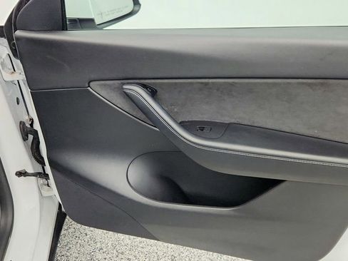 Used 2022 Tesla Model Y Performance image 30