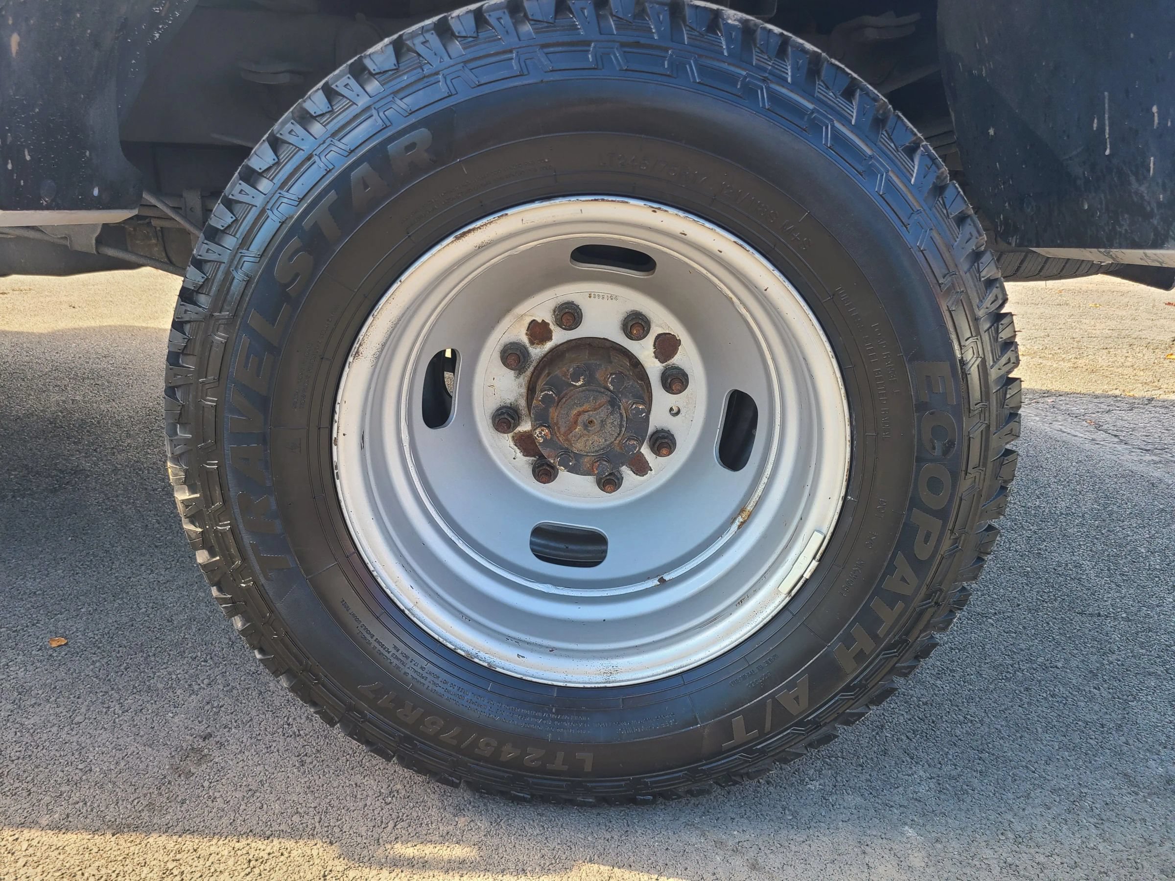 Used 2017 Ford F350 XL w/ Snow Plow/Camper Package AWD/4WD image 23