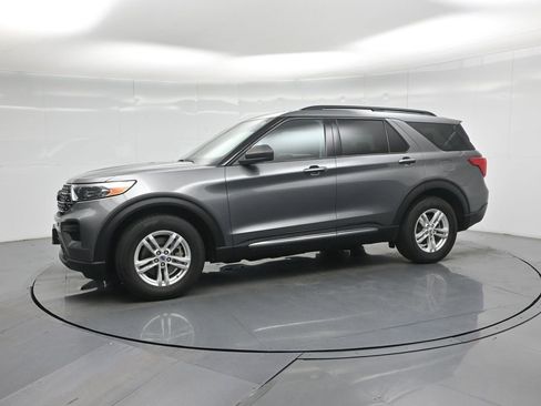 Certified 2023 Ford Explorer XLT RWD image 32