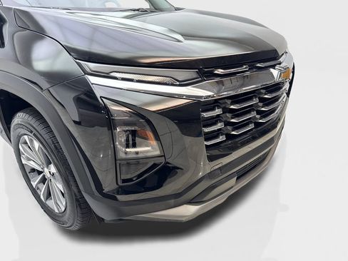 Used 2025 Chevrolet Equinox LT FWD image 17