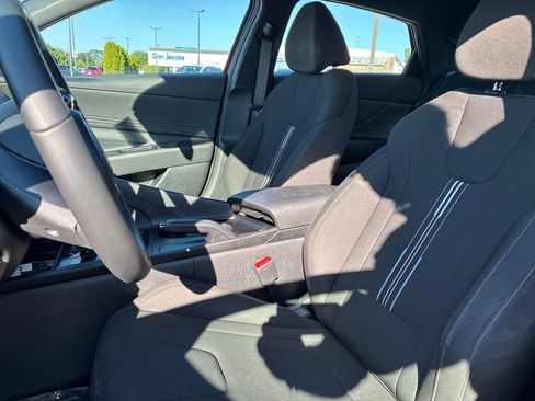 Used 2026 Hyundai Elantra Sport FWD image 11