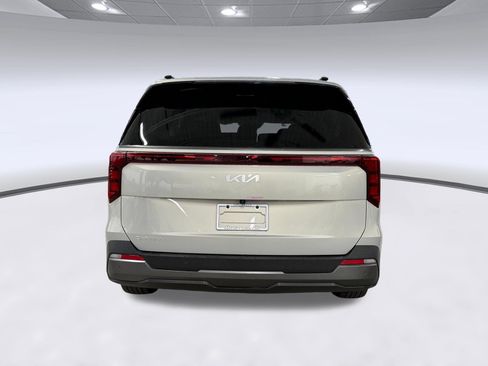 Used 2025 Kia Carnival SX FWD image 10