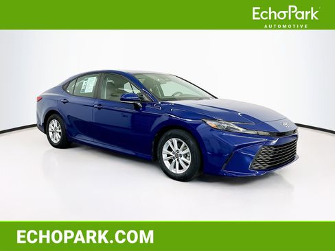 Used 2025 Toyota Camry LE image 1