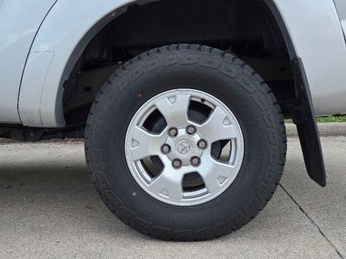 Used 2005 Toyota Tacoma PreRunner image 31