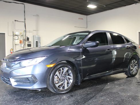 Used 2018 Honda Civic EX image 6