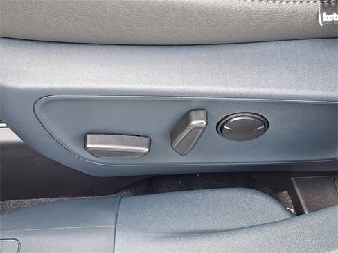 New 2025 Ford Maverick XLT w/ XLT Luxury Package image 33