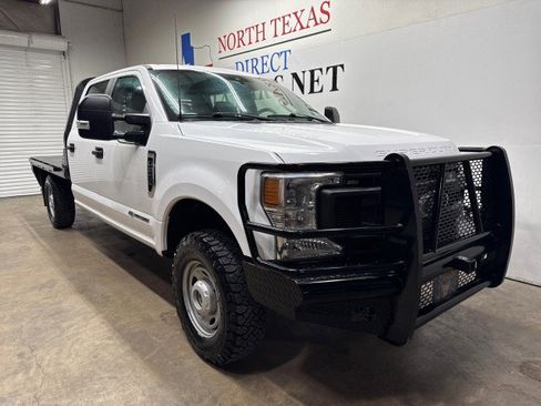 Used 2022 Ford F250 XL w/ Power Equipment Group AWD/4WD image 2