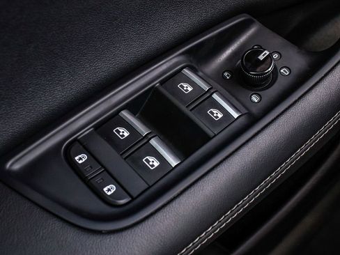 Used 2023 Audi Q8 Premium Plus w/ Premium Plus Package AWD/4WD image 10
