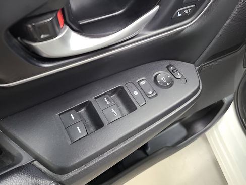 Used 2021 Honda CR-V Touring image 23