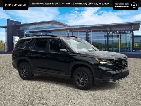 Used 2025 Honda Pilot TrailSport image 1