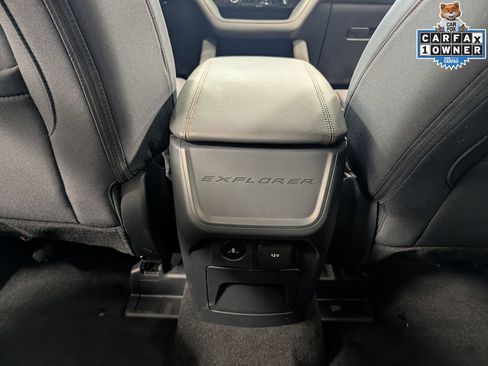 Used 2025 Ford Explorer Active AWD/4WD image 28