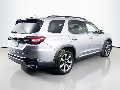 Certified 2024 Honda Pilot Touring image 7