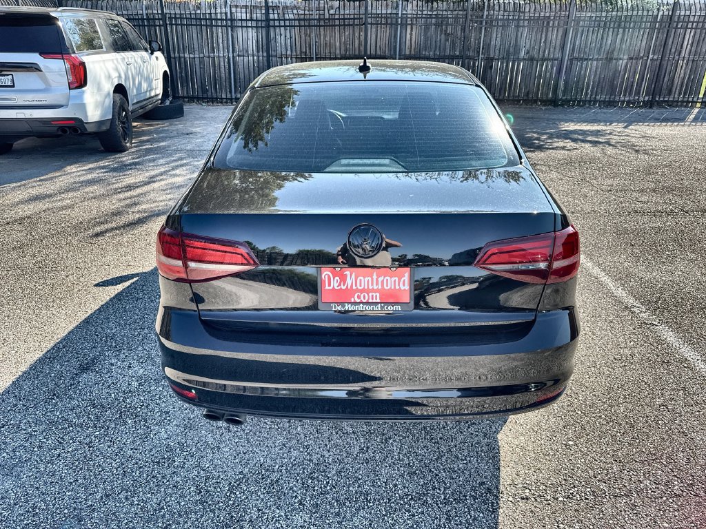 Used 2017 Volkswagen Jetta SE FWD image 5