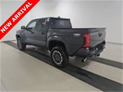 Certified 2025 Toyota Tacoma TRD Off-Road image 4