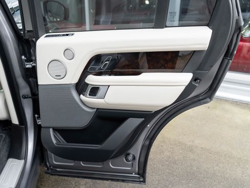Used 2020 Land Rover Range Rover HSE image 30