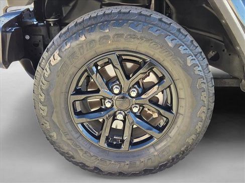 Used 2022 Jeep Gladiator Sport image 22