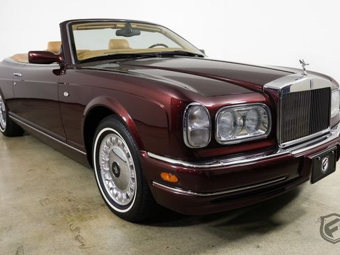 Used 2001 Rolls-Royce Corniche V image 2