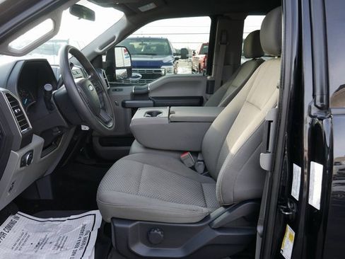 Used 2018 Ford F150 XLT image 2