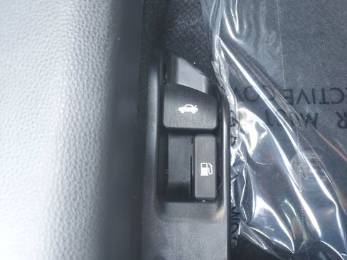 Used 2025 Toyota Corolla LE FWD image 24