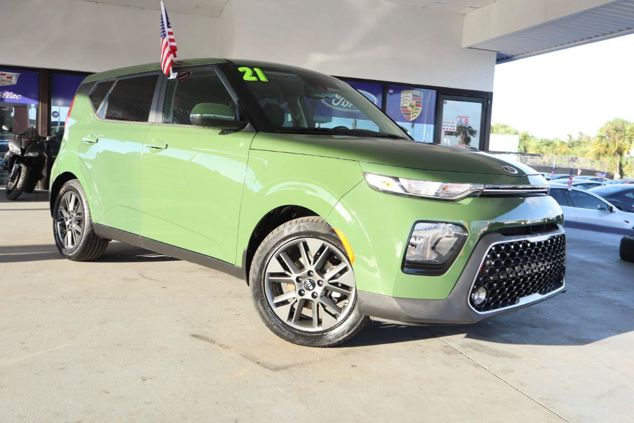 Used 2021 Kia Soul EX FWD image 3